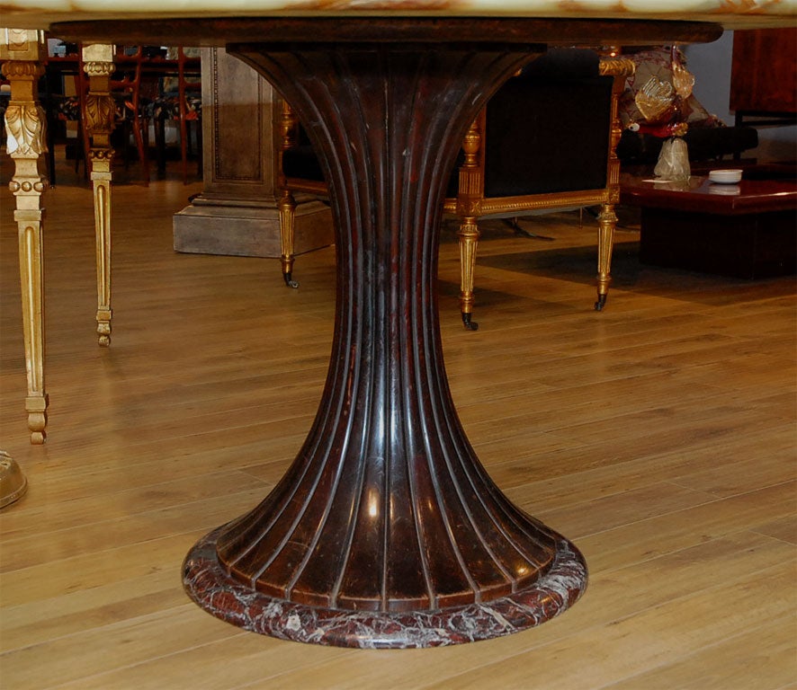 Onyx top table with lacquered wood and marble base 2