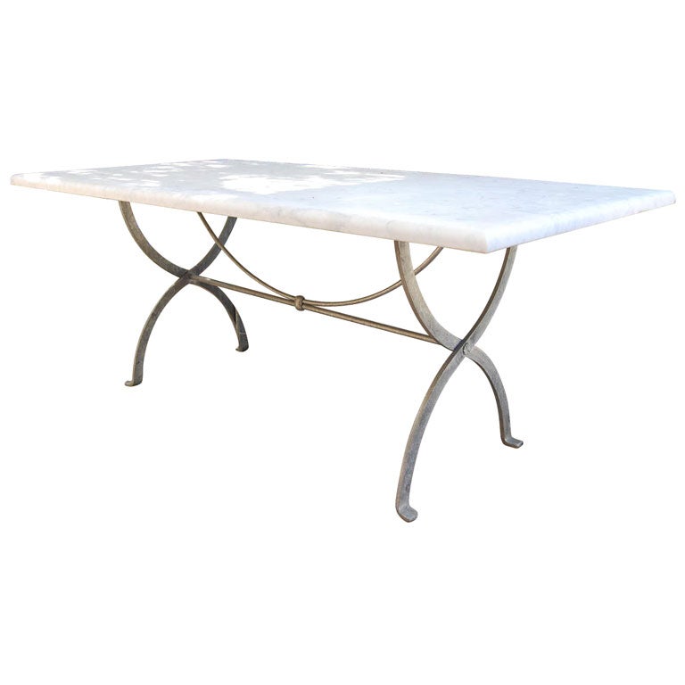 Dante Negro 
Fiordaliso
 Marble Dining Table