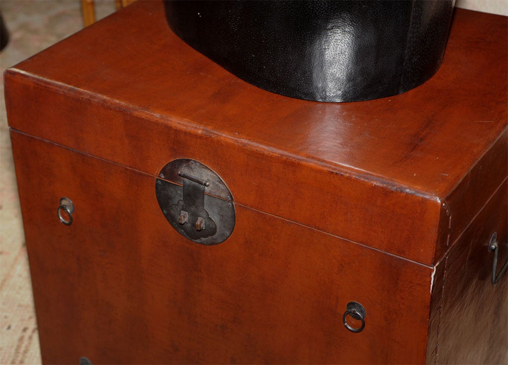 Chinese Lacquered Pig Skin Hat Boxes (red or black) (ref# BLOVAL/ BLREC)