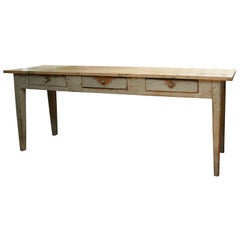 Serving table