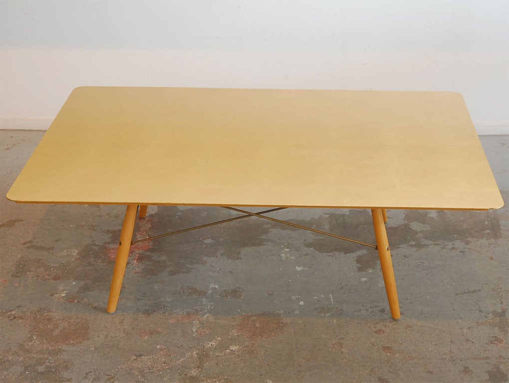 In the late 1990s, to commemorate the 50th anniversary of the Eames house in Pacific Palisades, California, a limited edition of 500 Eames Anniversary Tables were produced by Herman Miller, after the original gold table that Charles and Ray Eames
