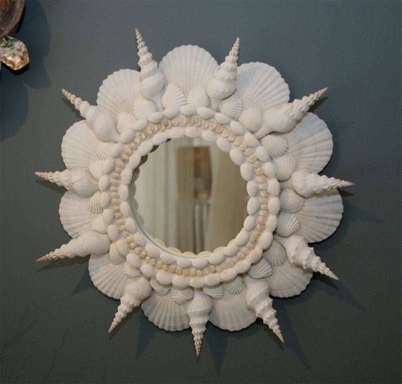 Contemporary shell mirror by Thomas Boog<br />
Mirror Diameter: 5 ¾”