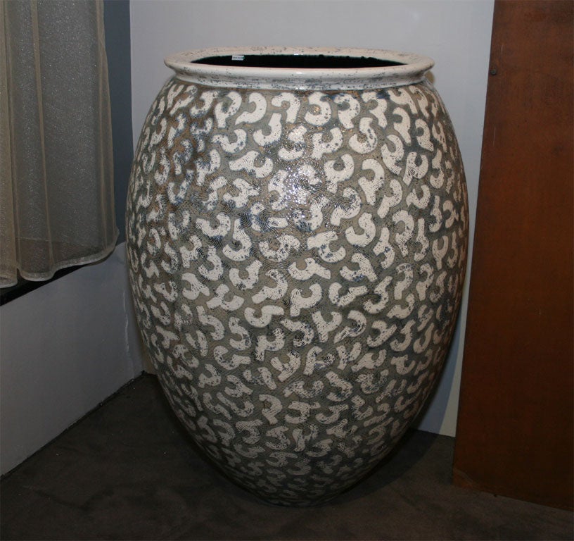 Large & important contemporary glazed stoneware ceramic Urn <br />
by Per Weiss (born in 1953 )<br />
Monogrammed on the rim, Lejre, Denmark, 2008