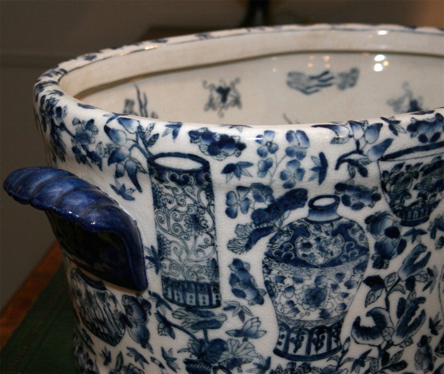 20th Century Chinese Blue and White Footbath 1