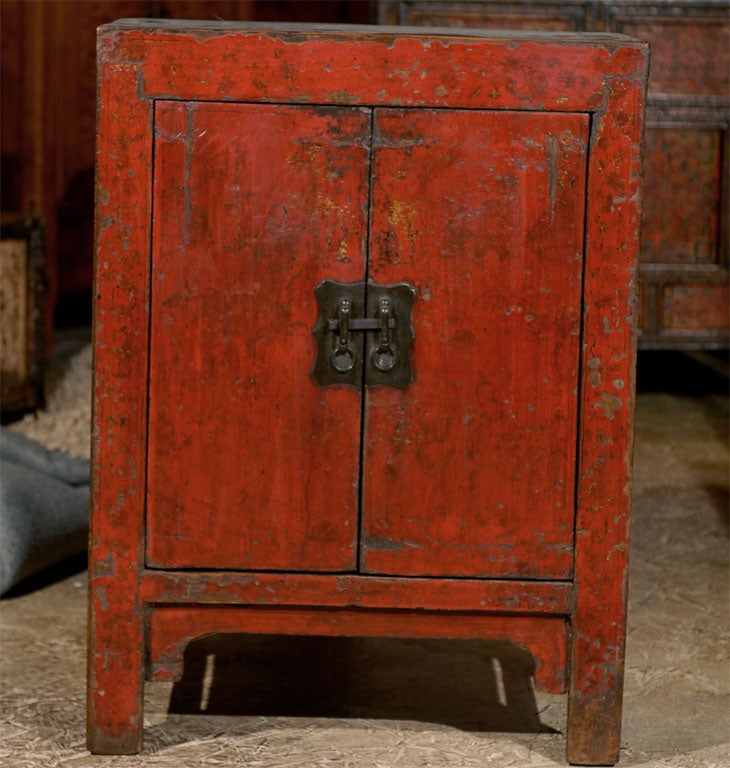 Chinese Small red chest from Shanxi, China For Sale