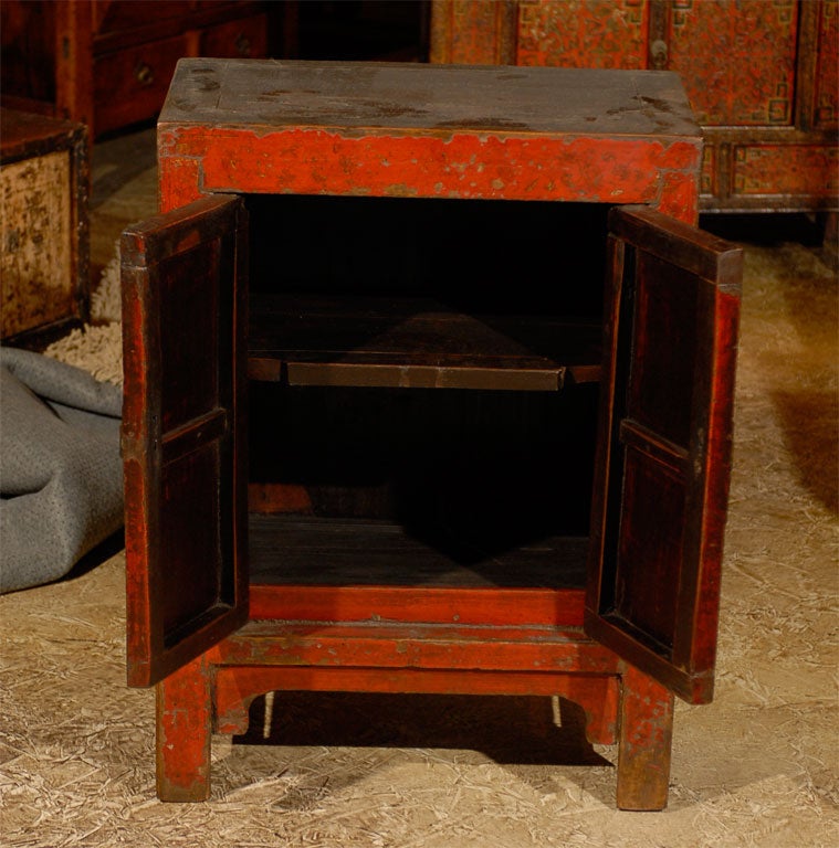 Small red chest from Shanxi, China For Sale 3