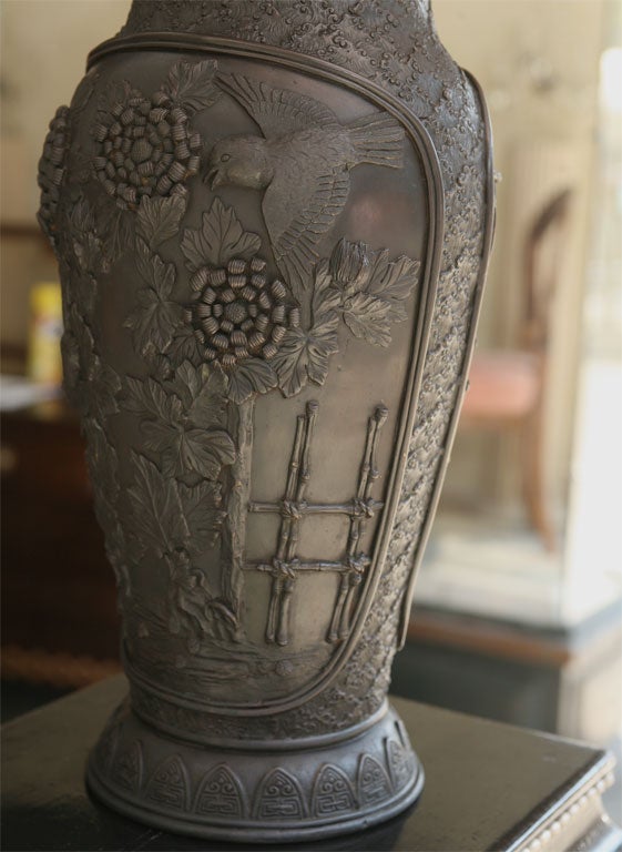 Grand vase japonais en bronze de Tokyo Bon état - En vente à Hudson, NY