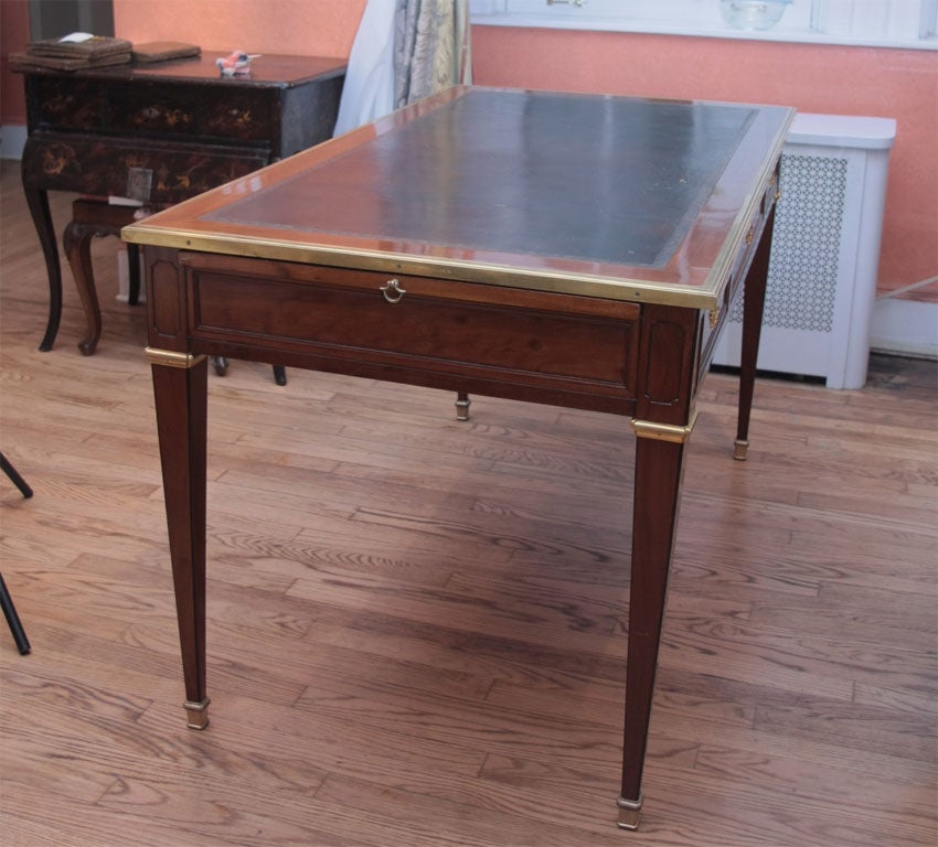 Mahogany and oak writing table (bureau-plat)  by Fidelys Schey For Sale 4