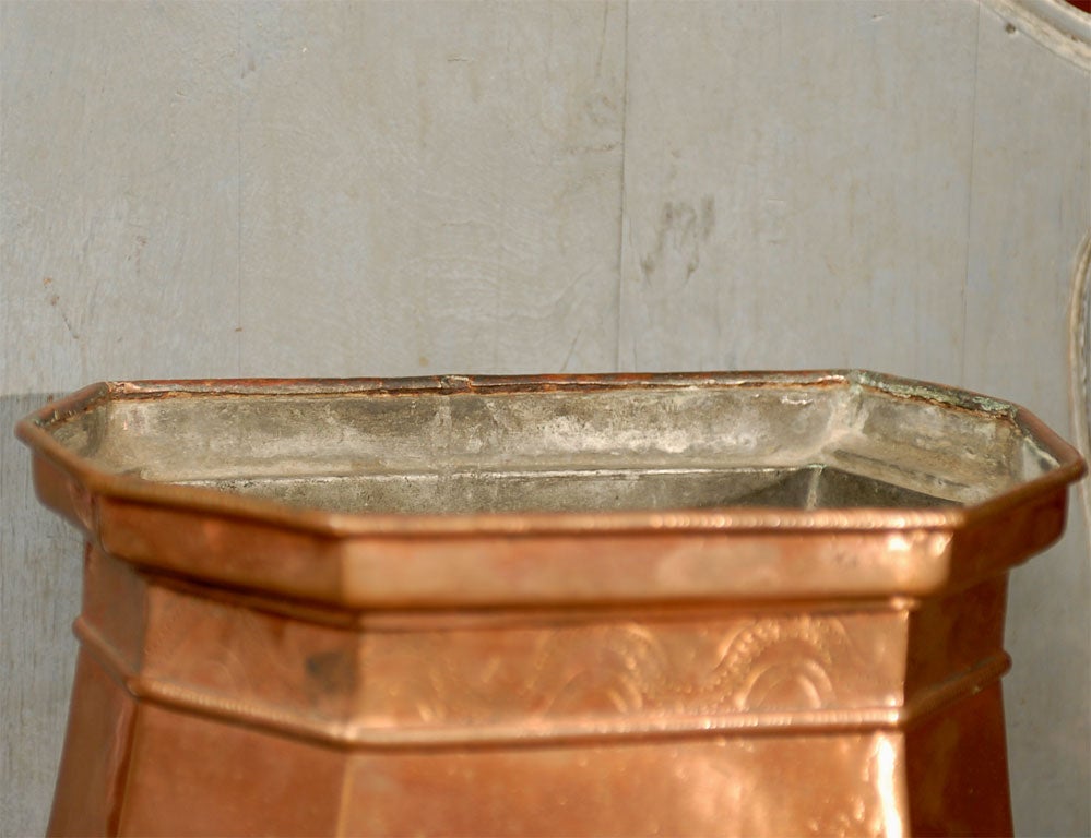 Late 18th/Early 19th Century Copper Octagonal Lavabo For Sale 3