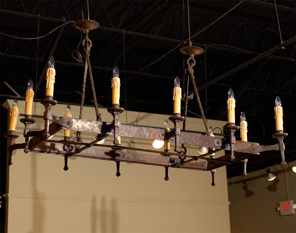 French 12 light iron chandelier In Excellent Condition In Atlanta, GA
