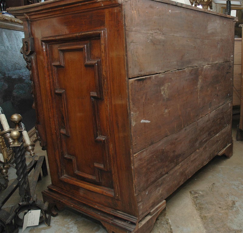 18th c., Tuscan Chest of Drawers 2
