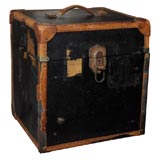Antique Armorial Hat Box With Three Hats
