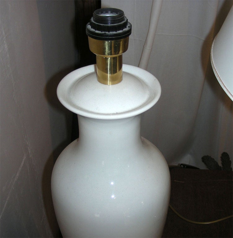 Two 1960s Lamps in White Porcelain For Sale 2