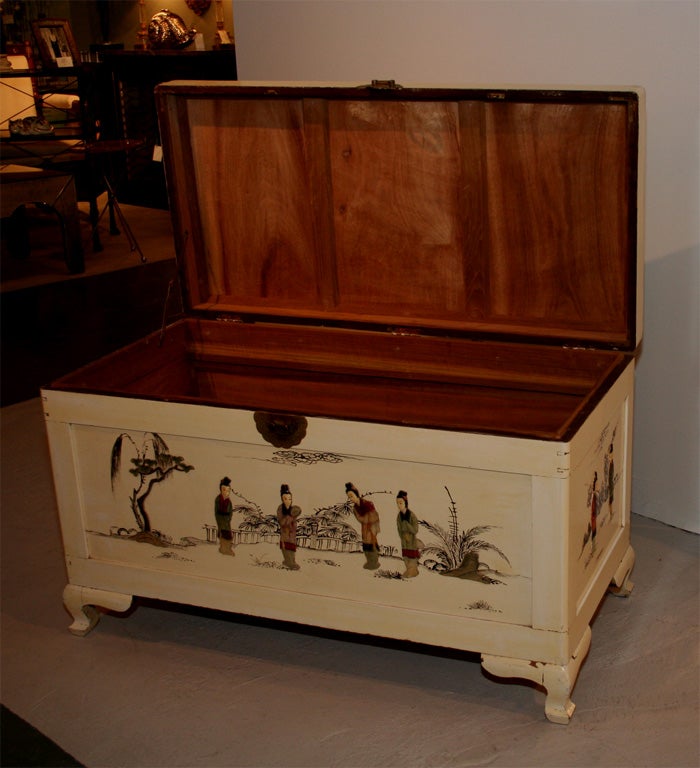 Lacquered Blanket Chest with Carved Jade Figures 5