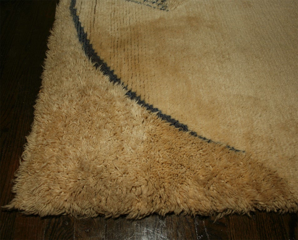 Handmade Wool Carpet by Evelyn Wyld 3