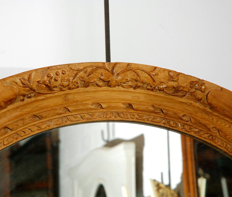 Mirror in Oval Carved Frame For Sale at 1stDibs