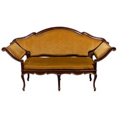 Mid 18th century Venetian Walnut Settee with Removable Back