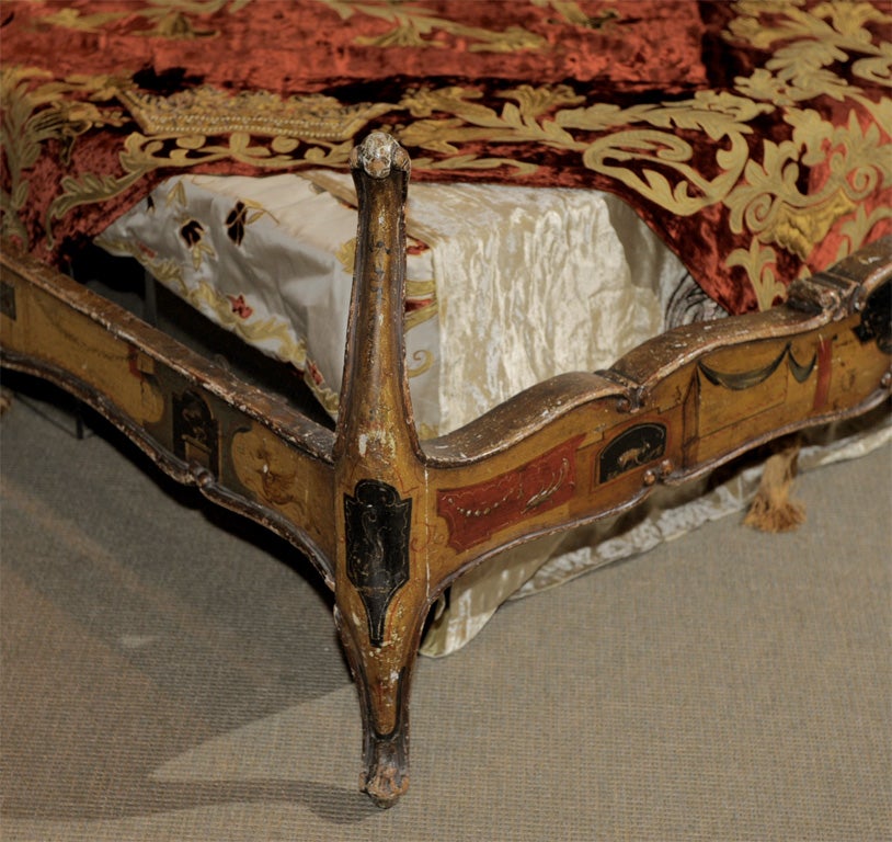 19th Century A Romantic Venetian Painted Bed with Neo-Pompeiian Motifs For Sale