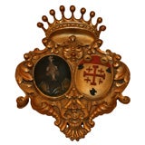 French armorial carved and giltwood crest