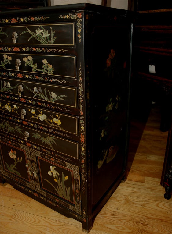 Anglo Japanese Painted and Decorated Lacquer dresser For Sale 2