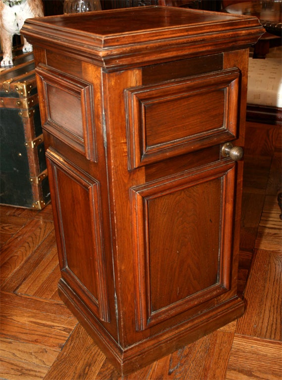 Pair of Mahogany Pot Cupboard Tables, England, Mid 19th Century
