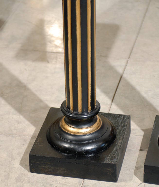 pedestales de madera antiguos