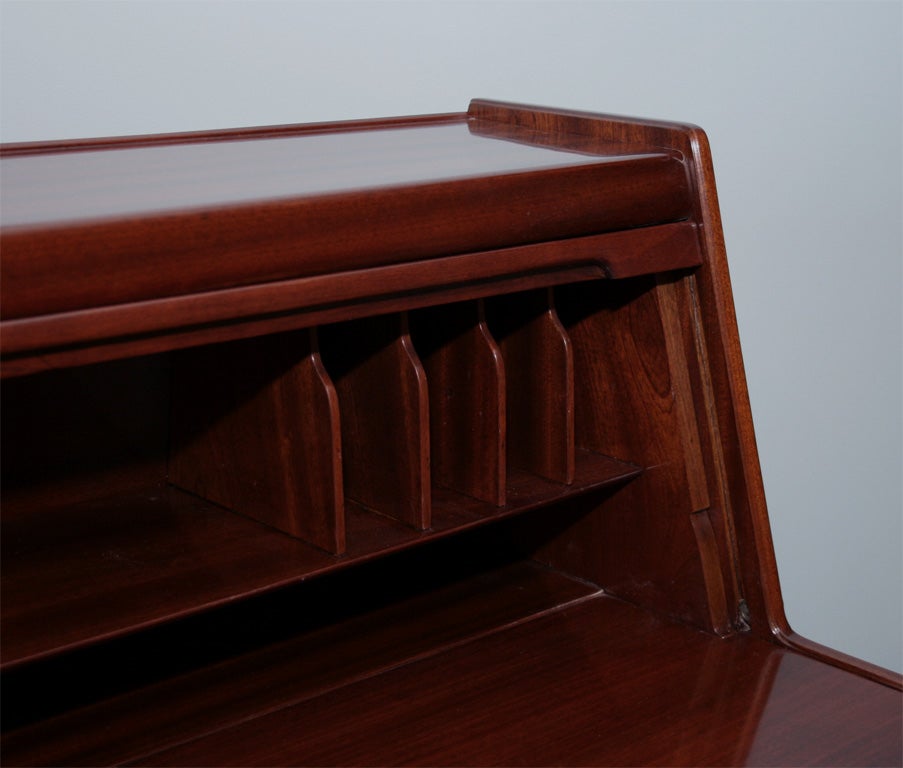 Italian Rare Desk by Osvaldo Borsani