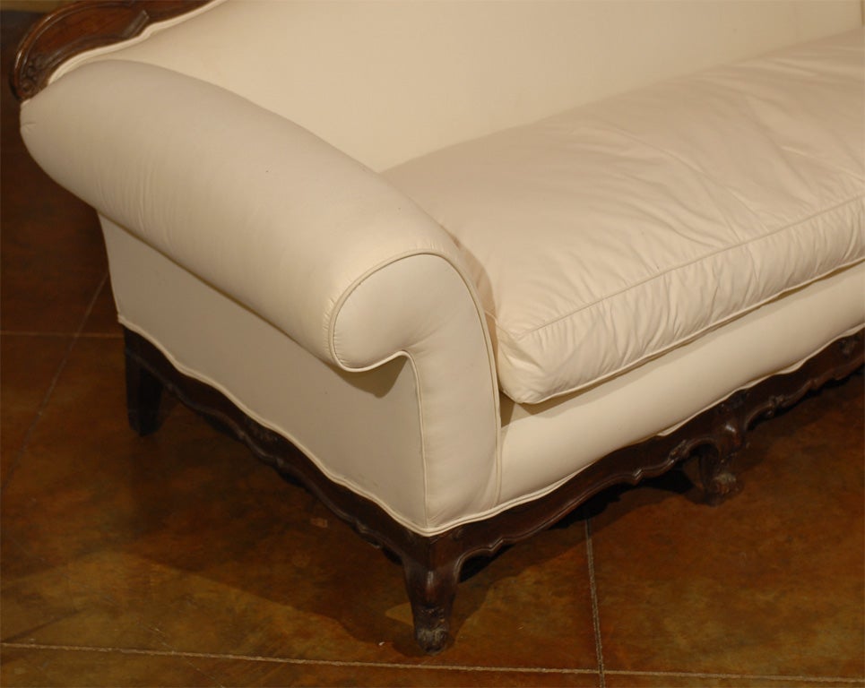 Italian Baroque Style 19th Century Walnut Upholstered Sofa from Piedmont 3