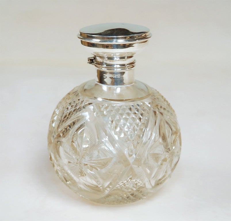 Lovely   cutted crystal perfume bottle  complete