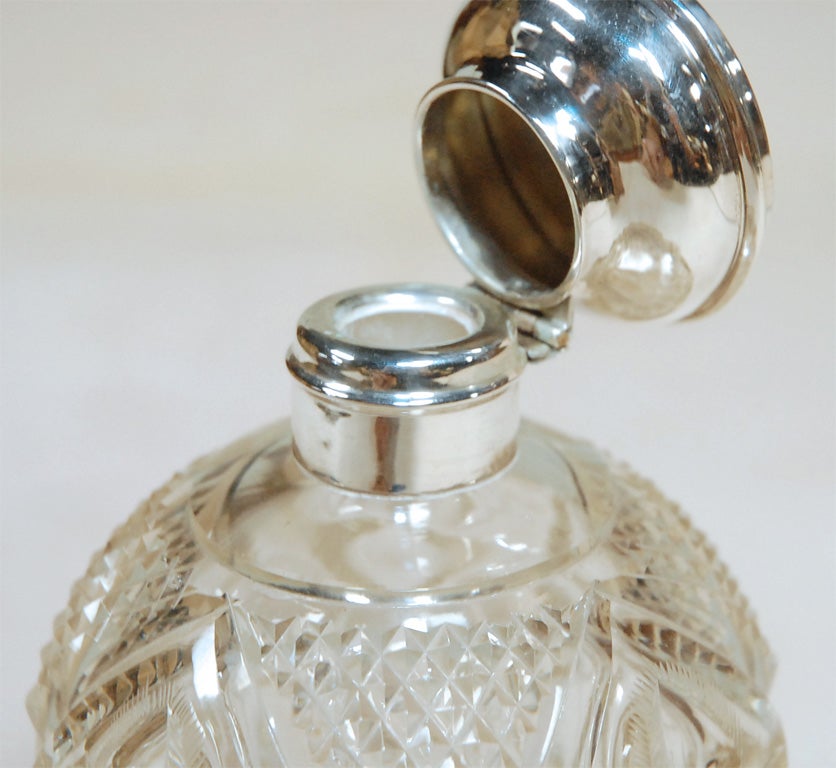 19thC. Sterling top & crystal perfume bottle For Sale 1