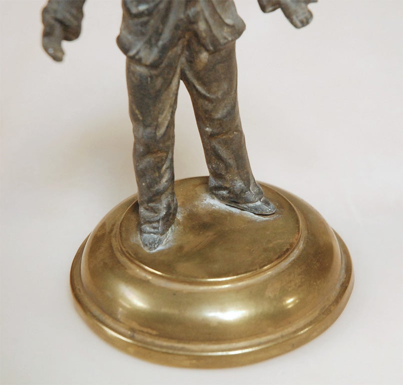 Collectible figurine of clown 