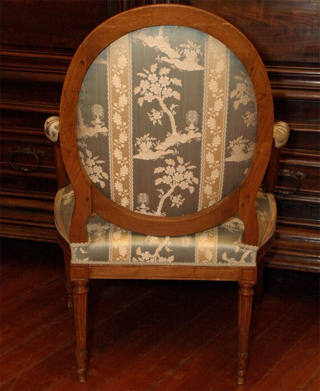 PAIR OF FRENCH OVAL BACK LOUIS XVI ARMCHAIRS For Sale 5