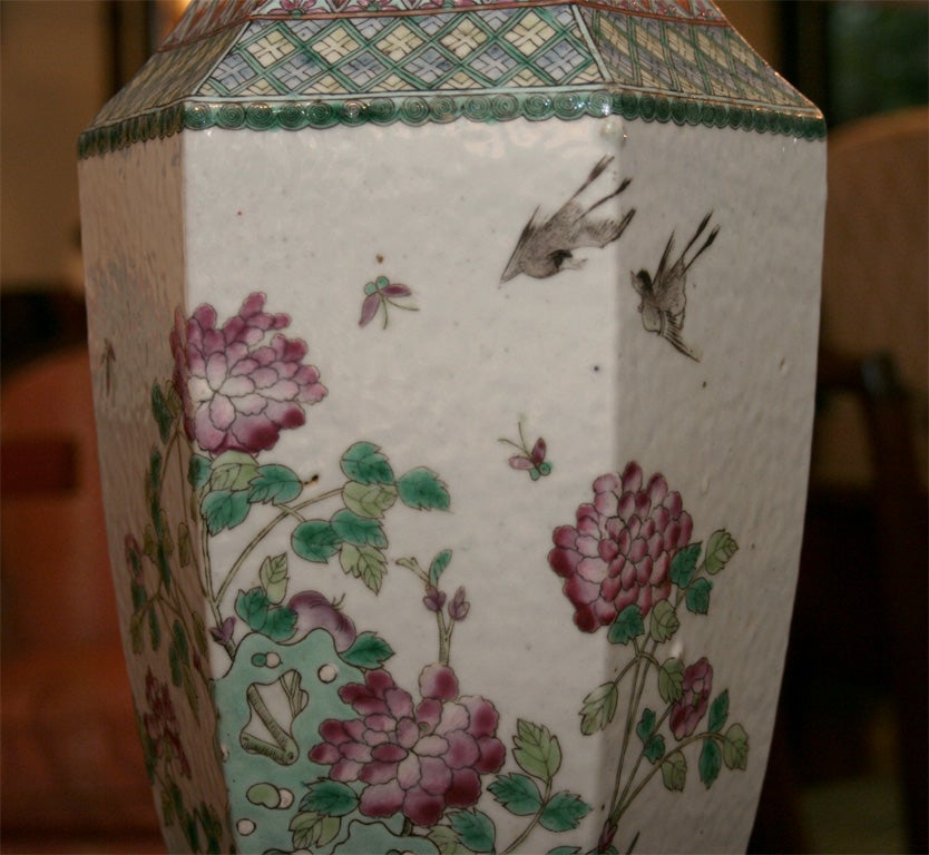 Chinese Octagonal Shaped Vase For Sale 1