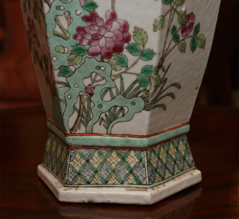 Chinese Octagonal Shaped Vase For Sale 2