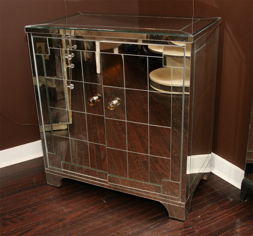 Mirrored Cabinet With Four Drawers
