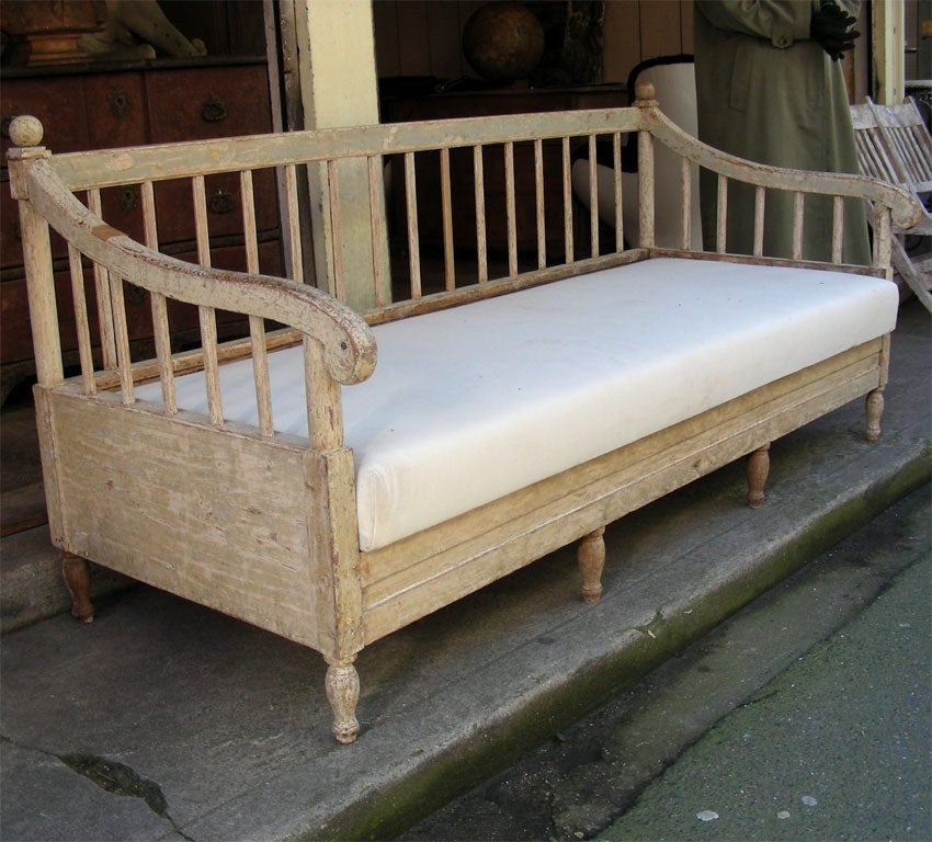 19th Century 1820s Northern Sweden Settee For Sale