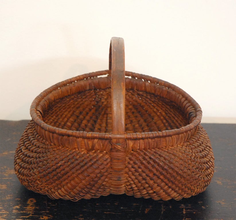 American 19TH C. RARE MINIATURE BUTTOCKS BASKET FROM PA.