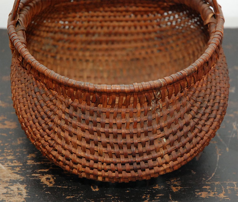 19TH C. RARE MINIATURE BUTTOCKS BASKET FROM PA. 1