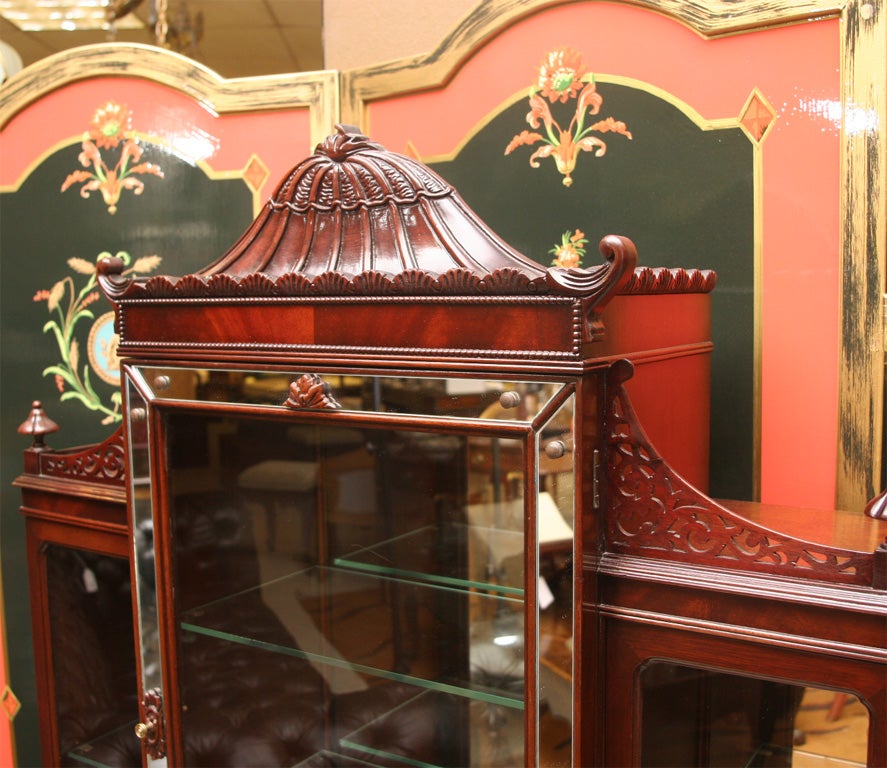 American CHINESE CHIPPENDALE STYLE CURIO CABINET
