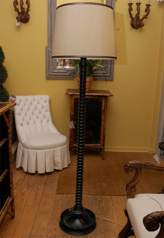 Ghee Black Twist Floor Lamp With Shade In Excellent Condition For Sale In Southampton, NY