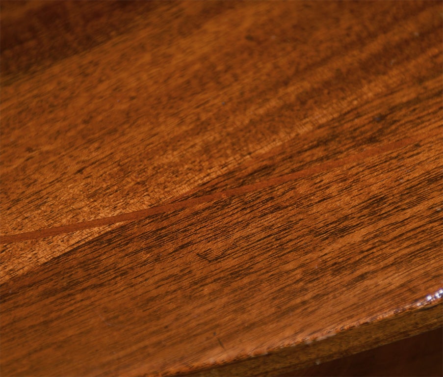 round mahogany dining table