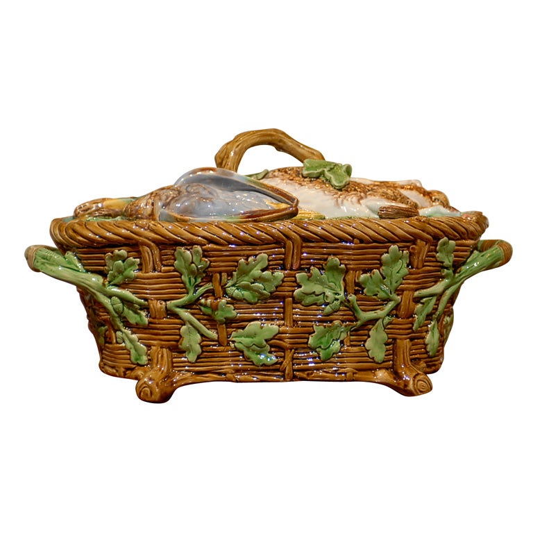 Minton oval game pie