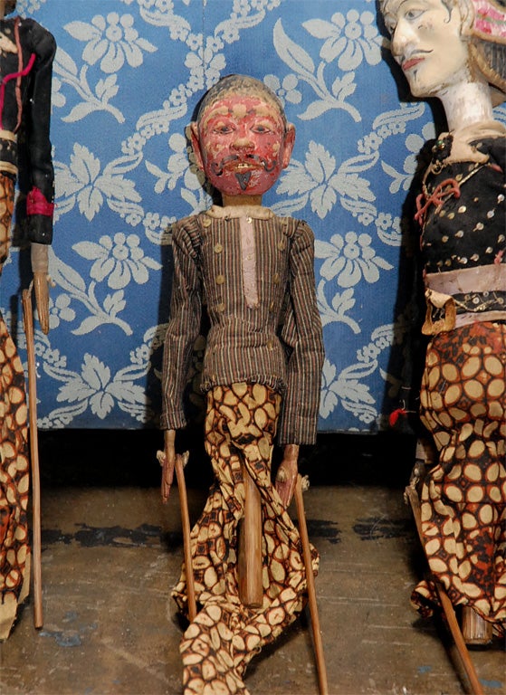 Antique set of seven Indonesian puppets For Sale 1
