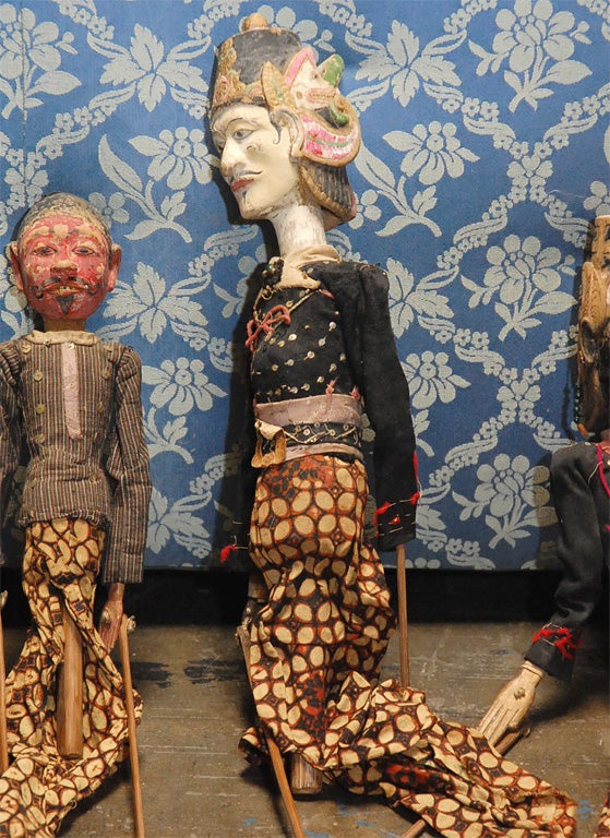 Antique set of seven Indonesian puppets For Sale 2