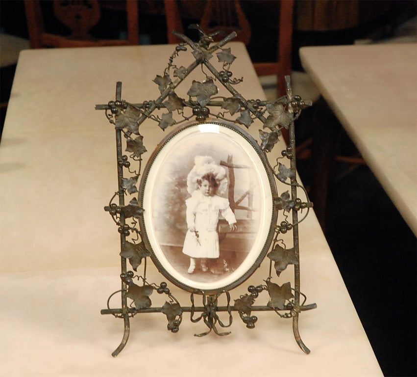 Antique decorative standing picture frame