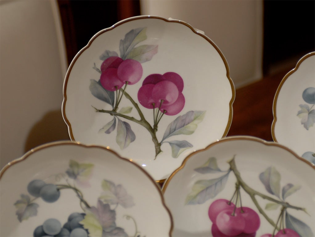 Set of German Fruit Plates and Platter, circa 1918-1922 For Sale 2