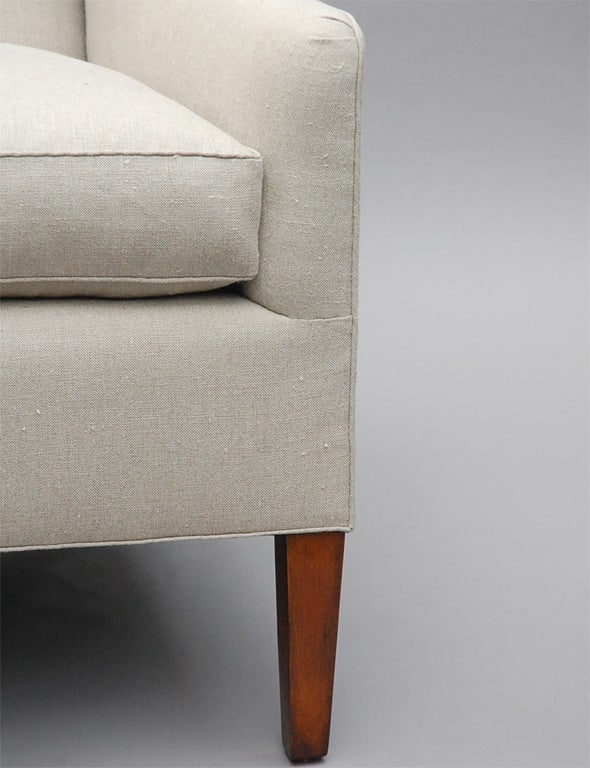 „“Alfie““ von Lee Stanton Gepolsterter Sessel aus belgischem Leinen oder maßgefertigtem Stoff im Zustand „Hervorragend“ im Angebot in Los Angeles, CA