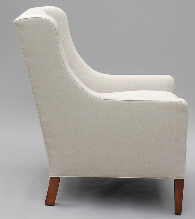 „“Alfie““ von Lee Stanton Gepolsterter Sessel aus belgischem Leinen oder maßgefertigtem Stoff (21. Jahrhundert und zeitgenössisch) im Angebot