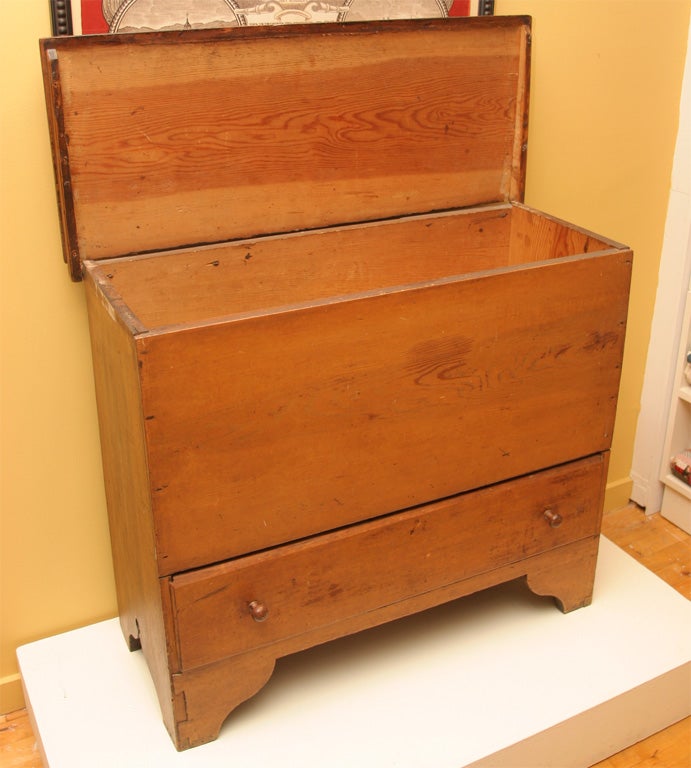 Queen Anne Style Onedrawer Blanket Chest For Sale at 1stdibs