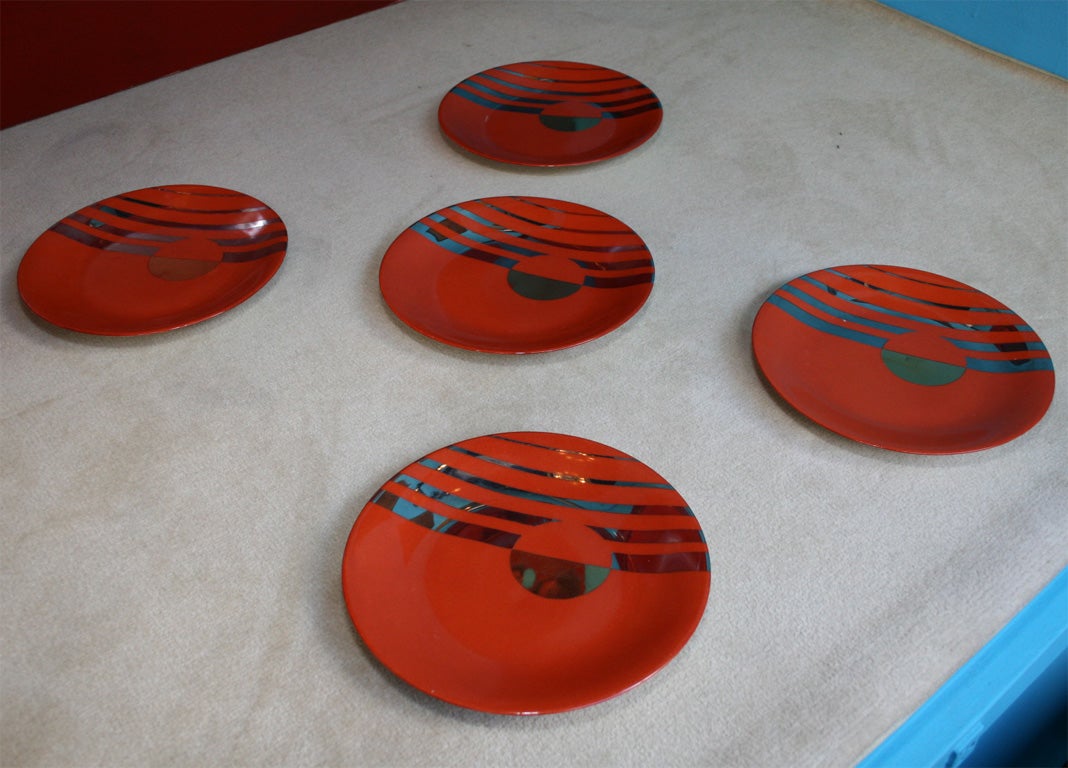 Set of Five Red Plates with Geometric Design by Jean Luce In Excellent Condition For Sale In Hoboken, NJ